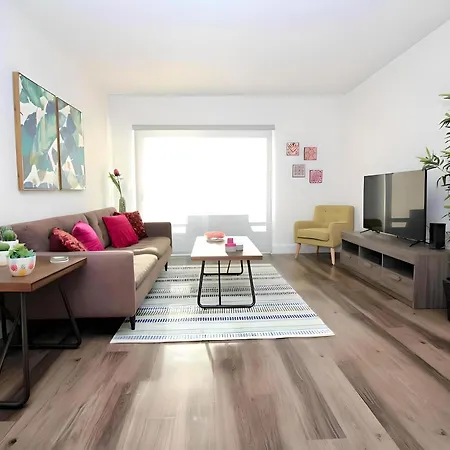 Los Angeles Premium Suites With Free Parking